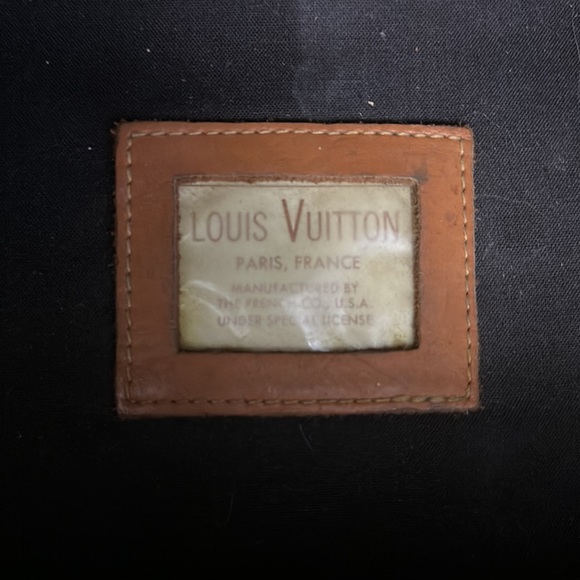 Louis Vuitton Luggage - Picture 9 of 9